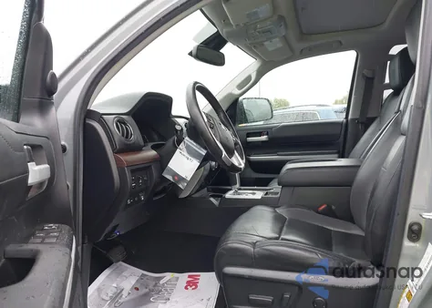 2021 Toyota Tundra Limited из США, поврежденный, VIN 5TFFY5F17MX278858